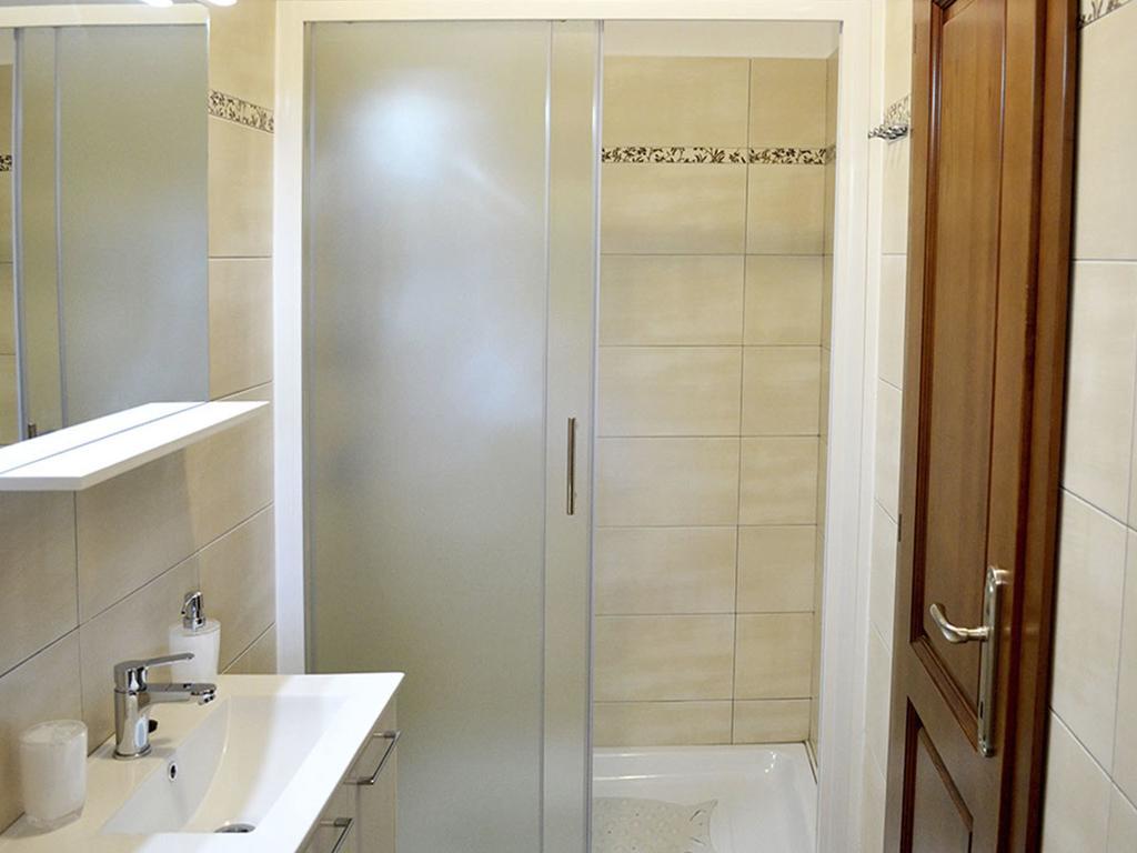 Holiday Home Mate Tinjan الغرفة الصورة