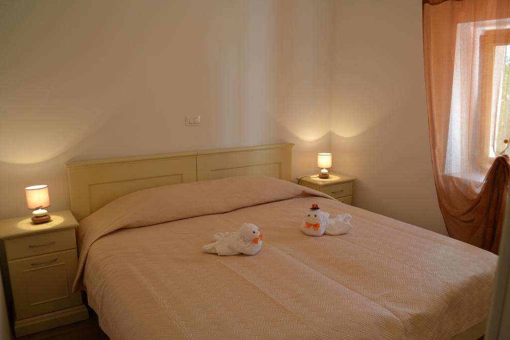 Holiday Home Mate Tinjan الغرفة الصورة